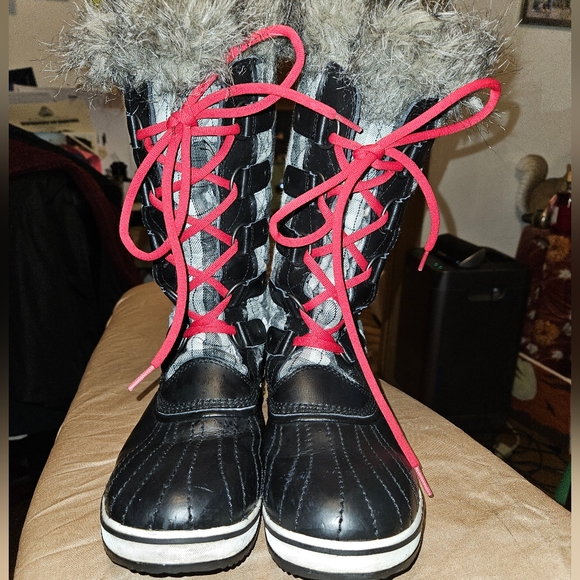 Sorel Joan Of Artic NL1797-010 Black & White Plaid Faux Fur Size 11 - Picture 2 of 9